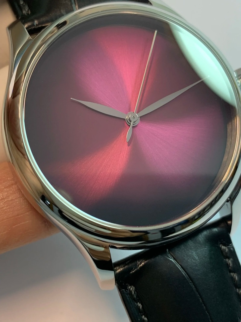 Безмолвный механизм Wordless B – обзор и цена Jewellery Watch